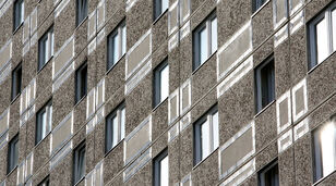 Veto-Recht gegen neue Asylzentren einführen.